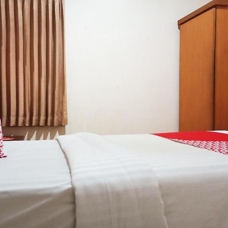 Capital O 142 Hotel Al Furqon Syariah Palembang Dış mekan fotoğraf