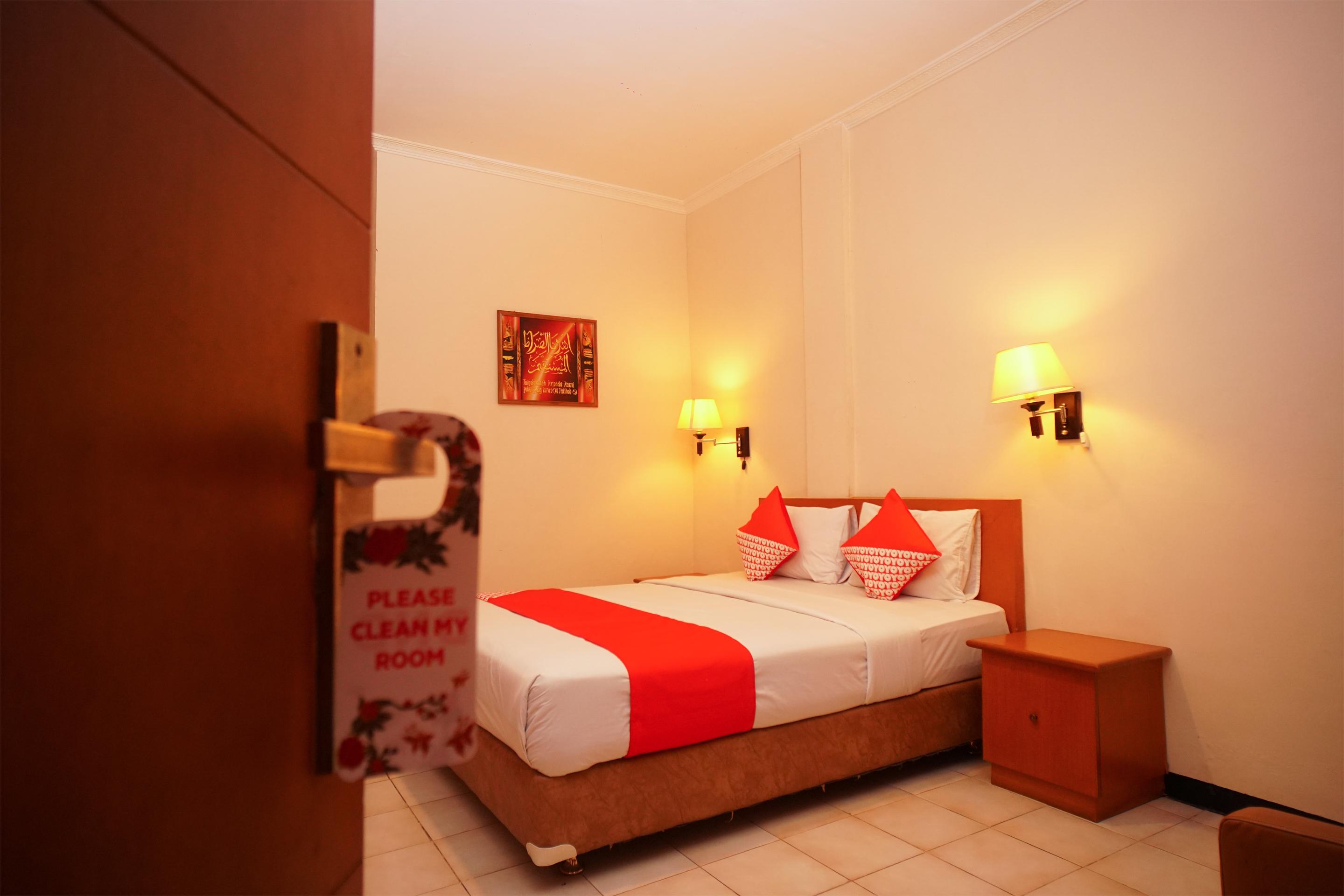 Capital O 142 Hotel Al Furqon Syariah Palembang Dış mekan fotoğraf