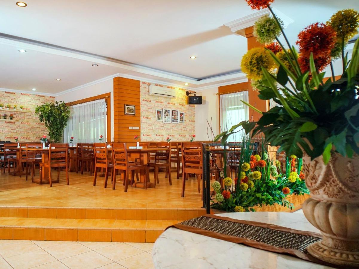 Capital O 142 Hotel Al Furqon Syariah Palembang Dış mekan fotoğraf