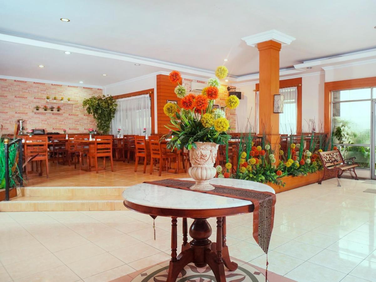 Capital O 142 Hotel Al Furqon Syariah Palembang Dış mekan fotoğraf