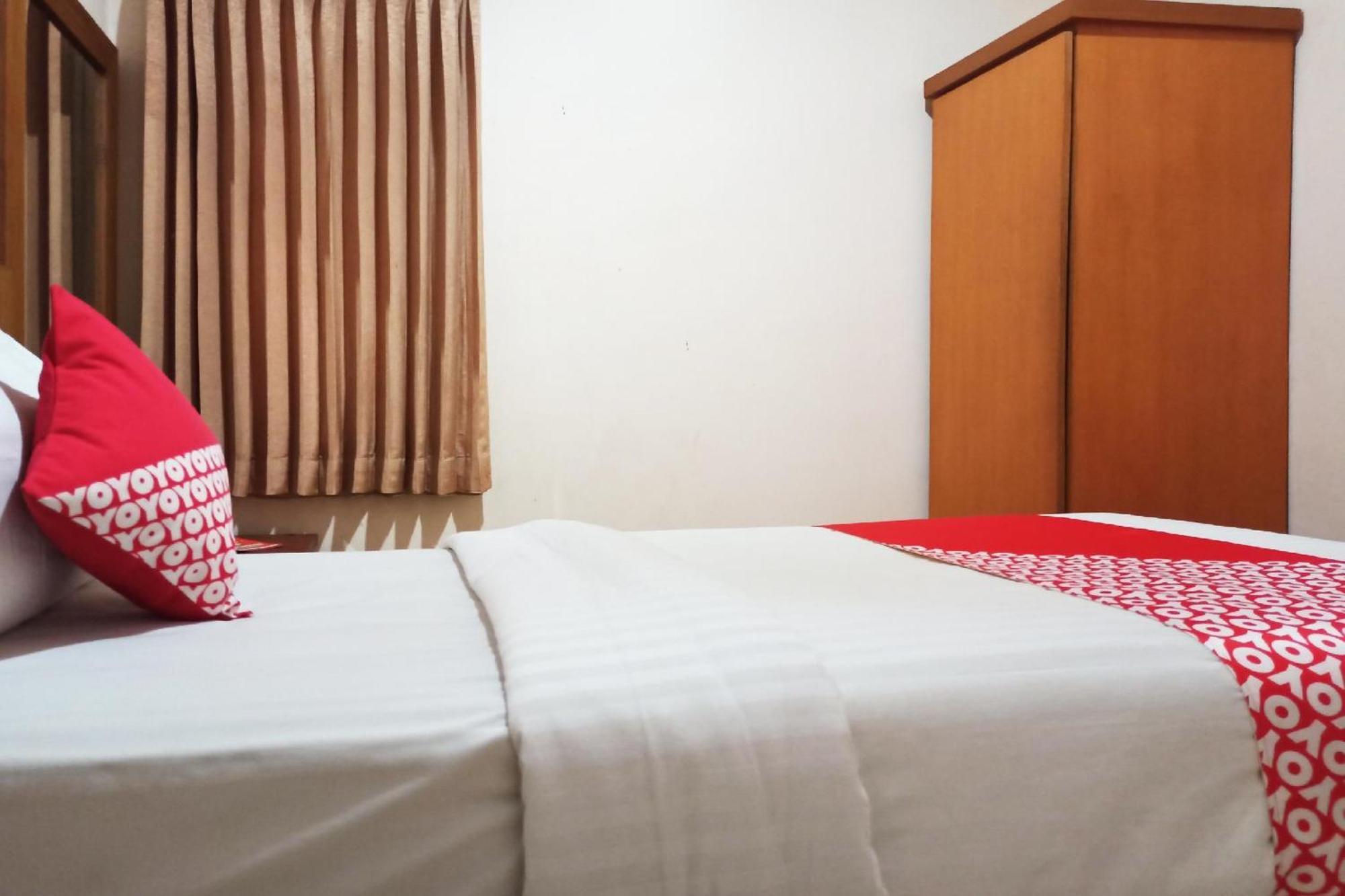 Capital O 142 Hotel Al Furqon Syariah Palembang Dış mekan fotoğraf