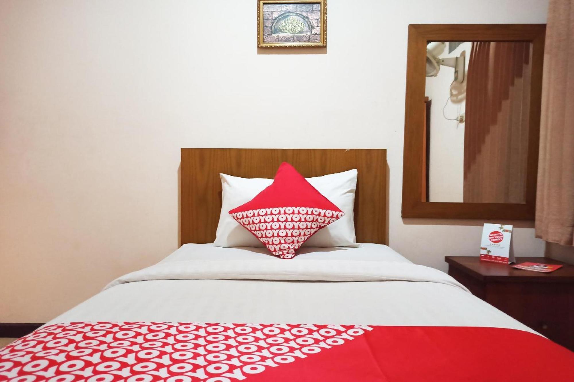 Capital O 142 Hotel Al Furqon Syariah Palembang Dış mekan fotoğraf
