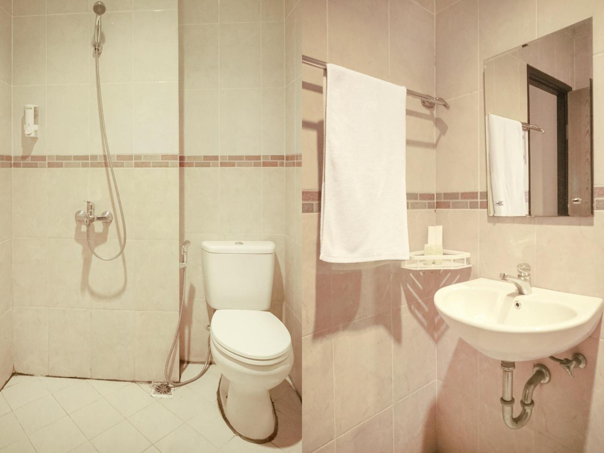 Capital O 142 Hotel Al Furqon Syariah Palembang Dış mekan fotoğraf
