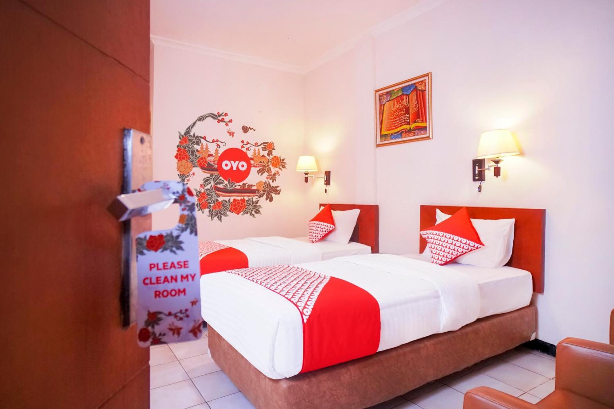 Capital O 142 Hotel Al Furqon Syariah Palembang Dış mekan fotoğraf