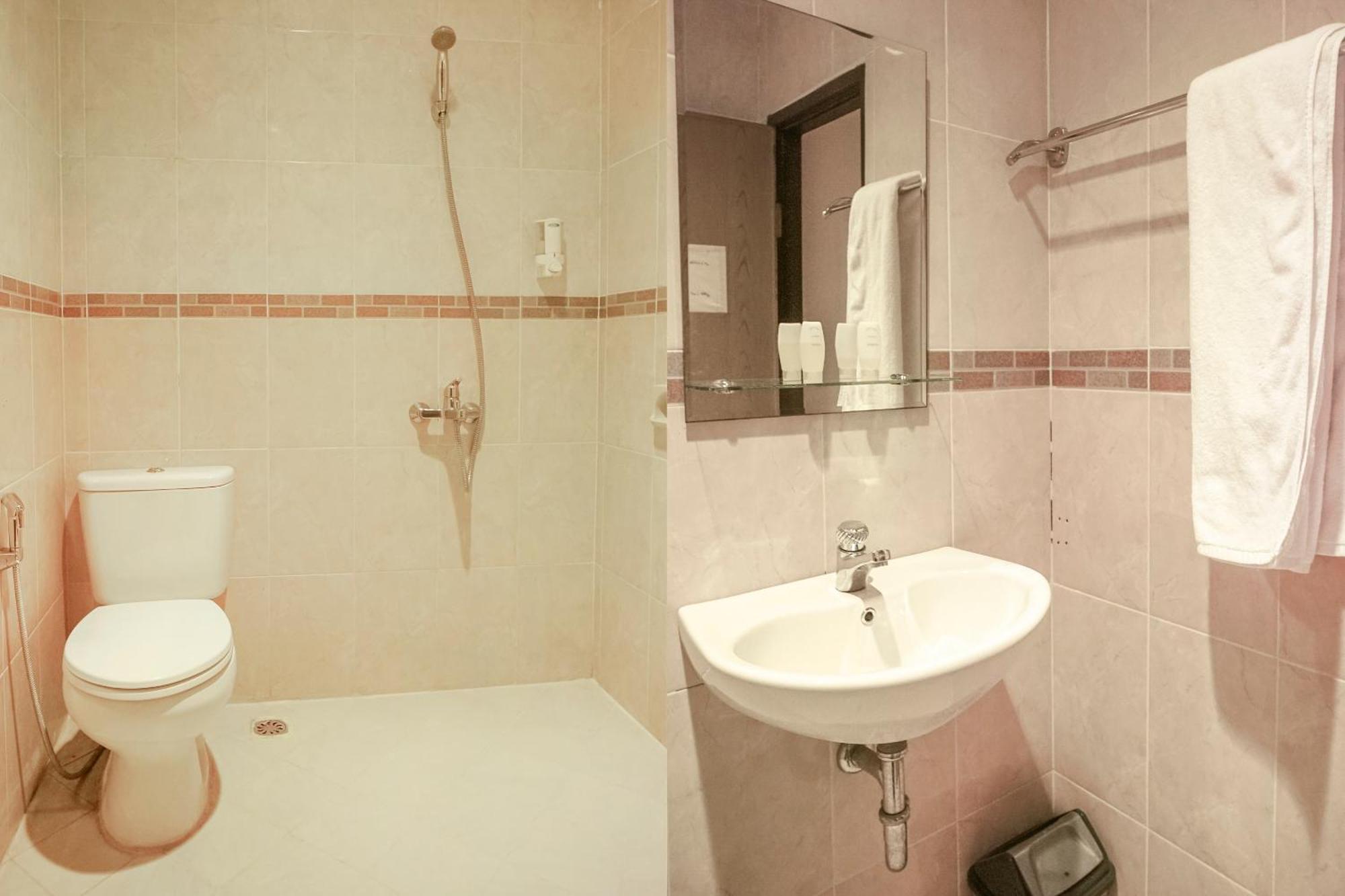 Capital O 142 Hotel Al Furqon Syariah Palembang Dış mekan fotoğraf