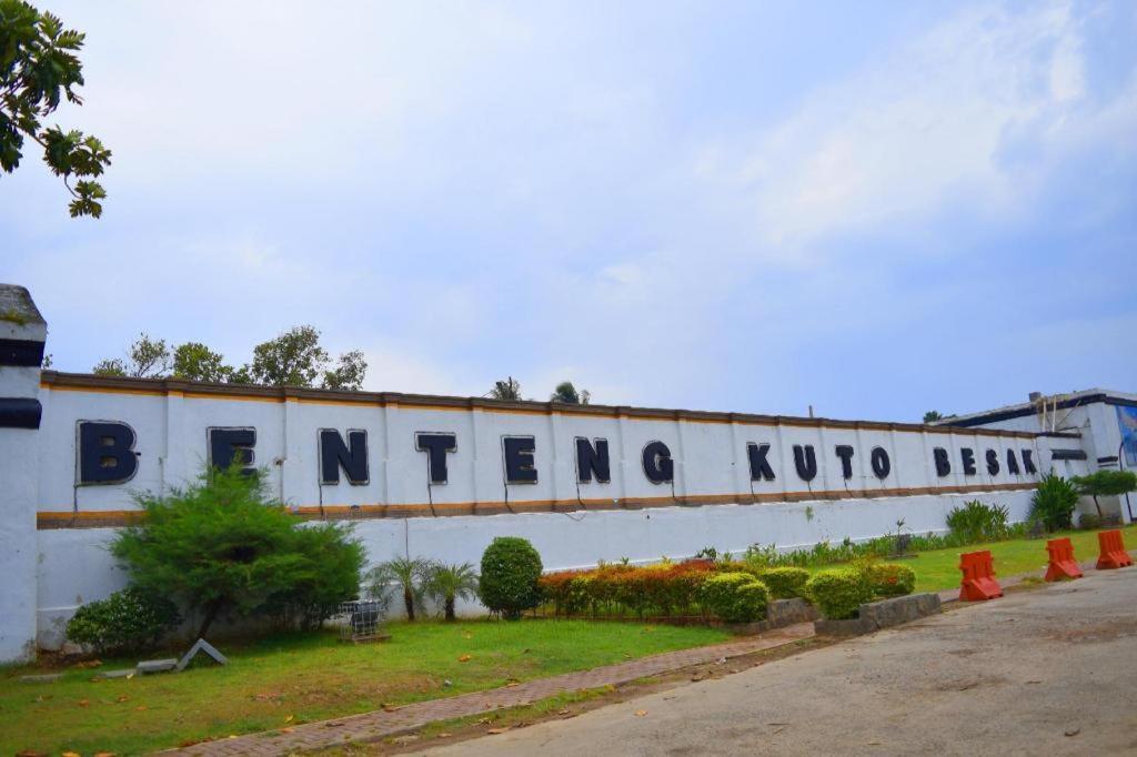 Capital O 142 Hotel Al Furqon Syariah Palembang Dış mekan fotoğraf