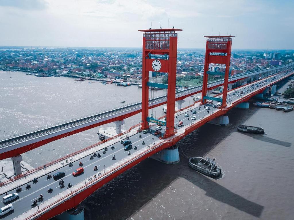 Capital O 142 Hotel Al Furqon Syariah Palembang Dış mekan fotoğraf