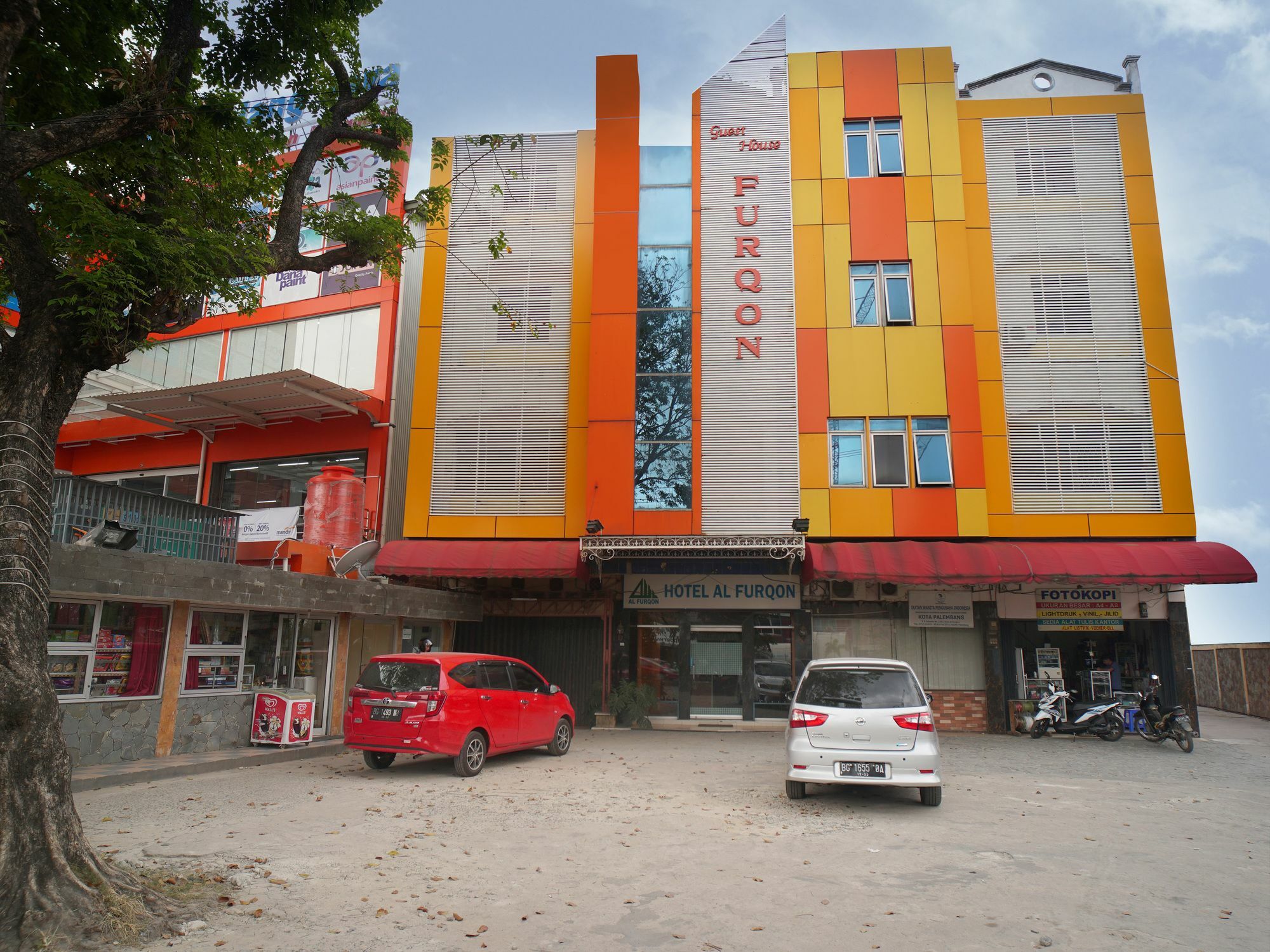 Capital O 142 Hotel Al Furqon Syariah Palembang Dış mekan fotoğraf